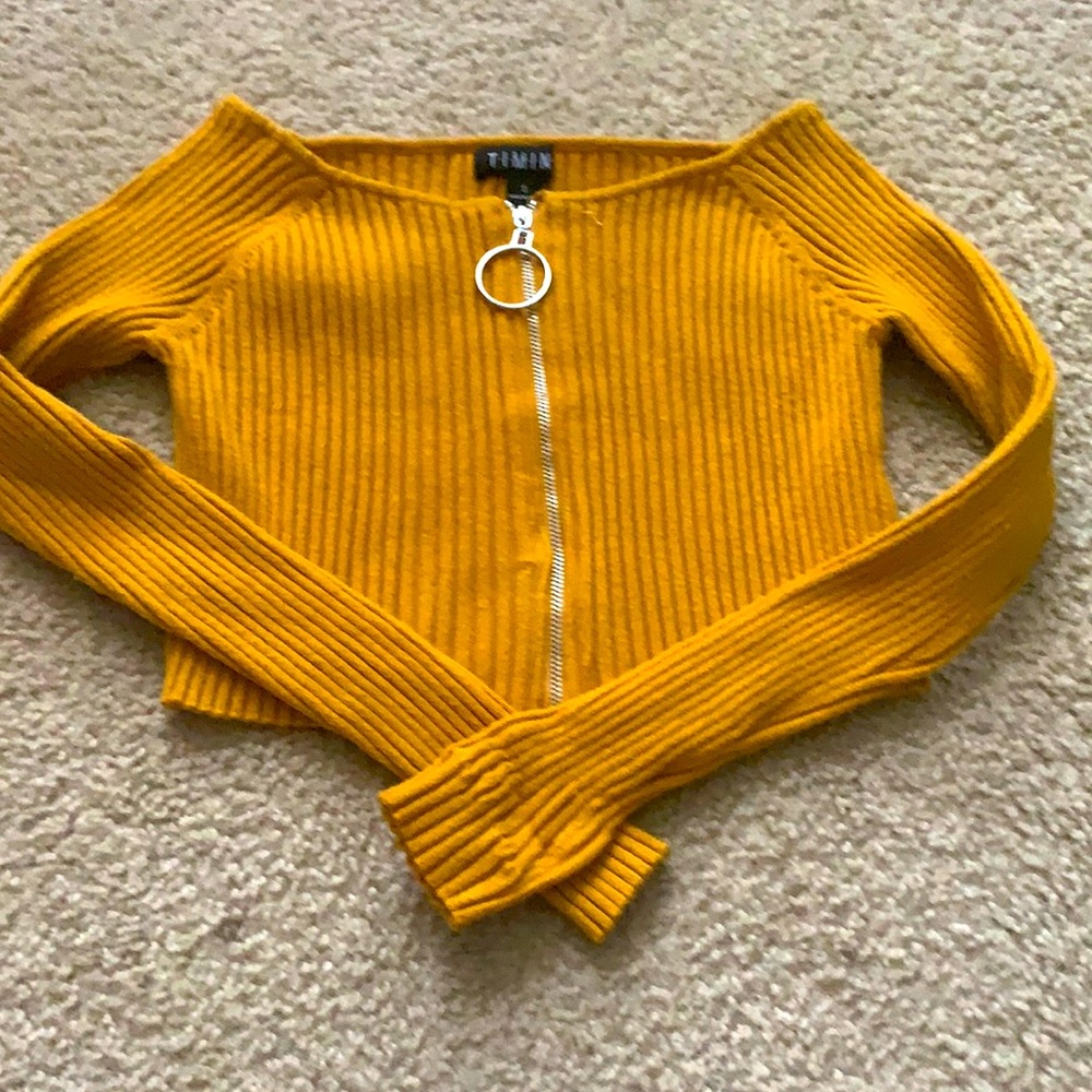 Cute Off the Shoulder Crop Top